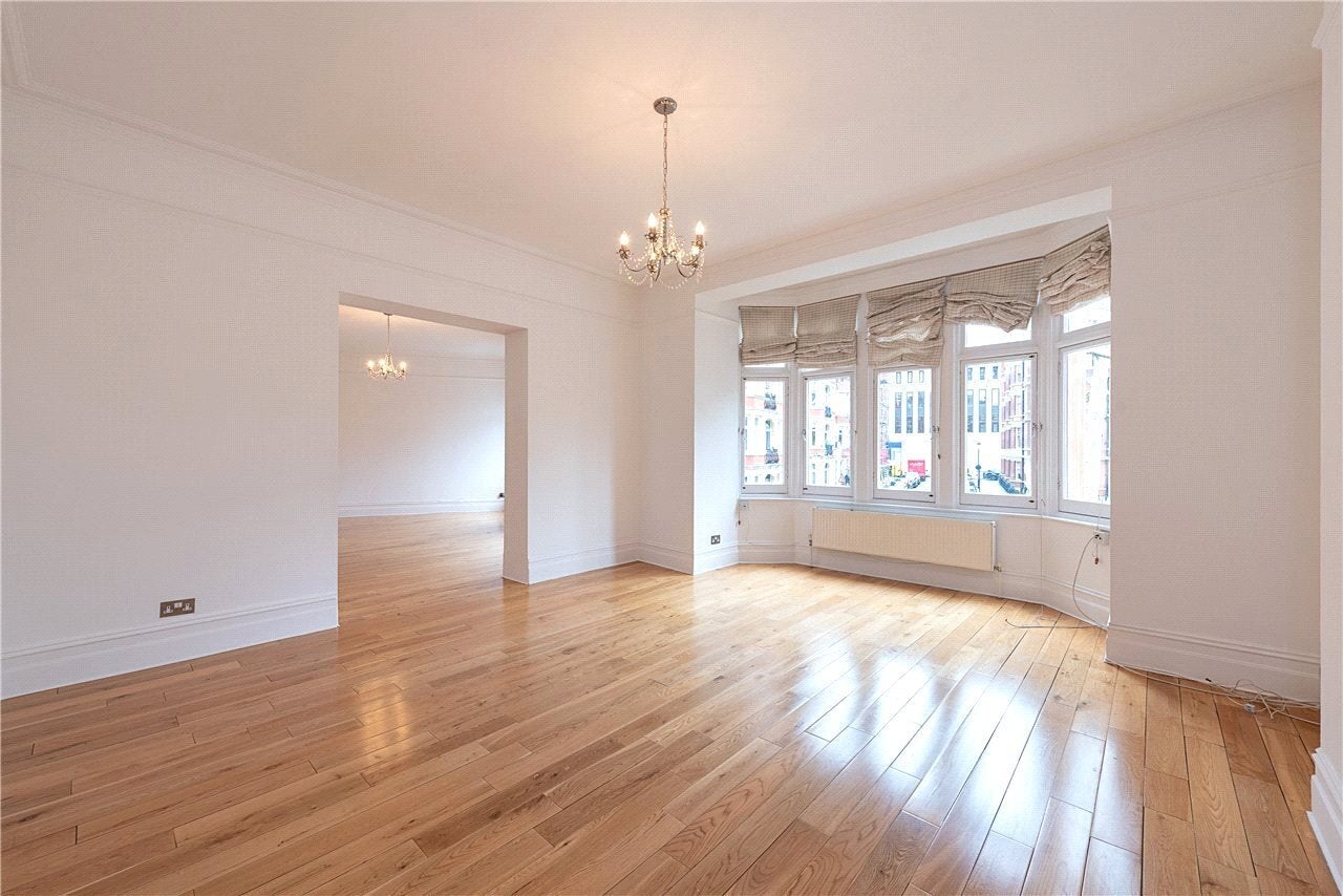 Flat Iverna Court in Greater London