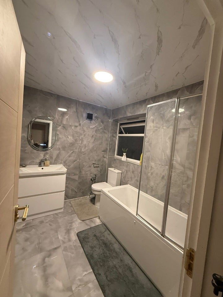 Room Eastbourne Road in Greater London