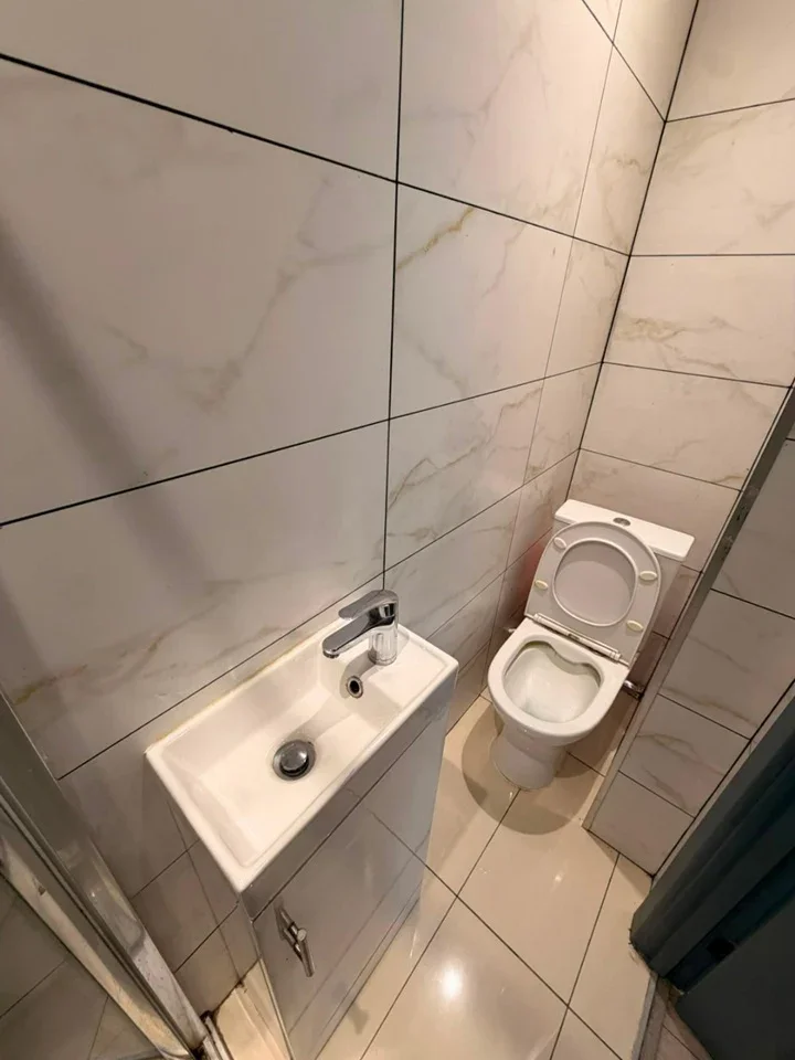Room Wheatley Crescent in Greater London