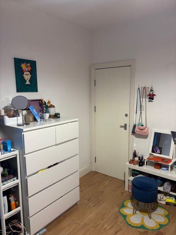 Room Coverton Road in Greater London