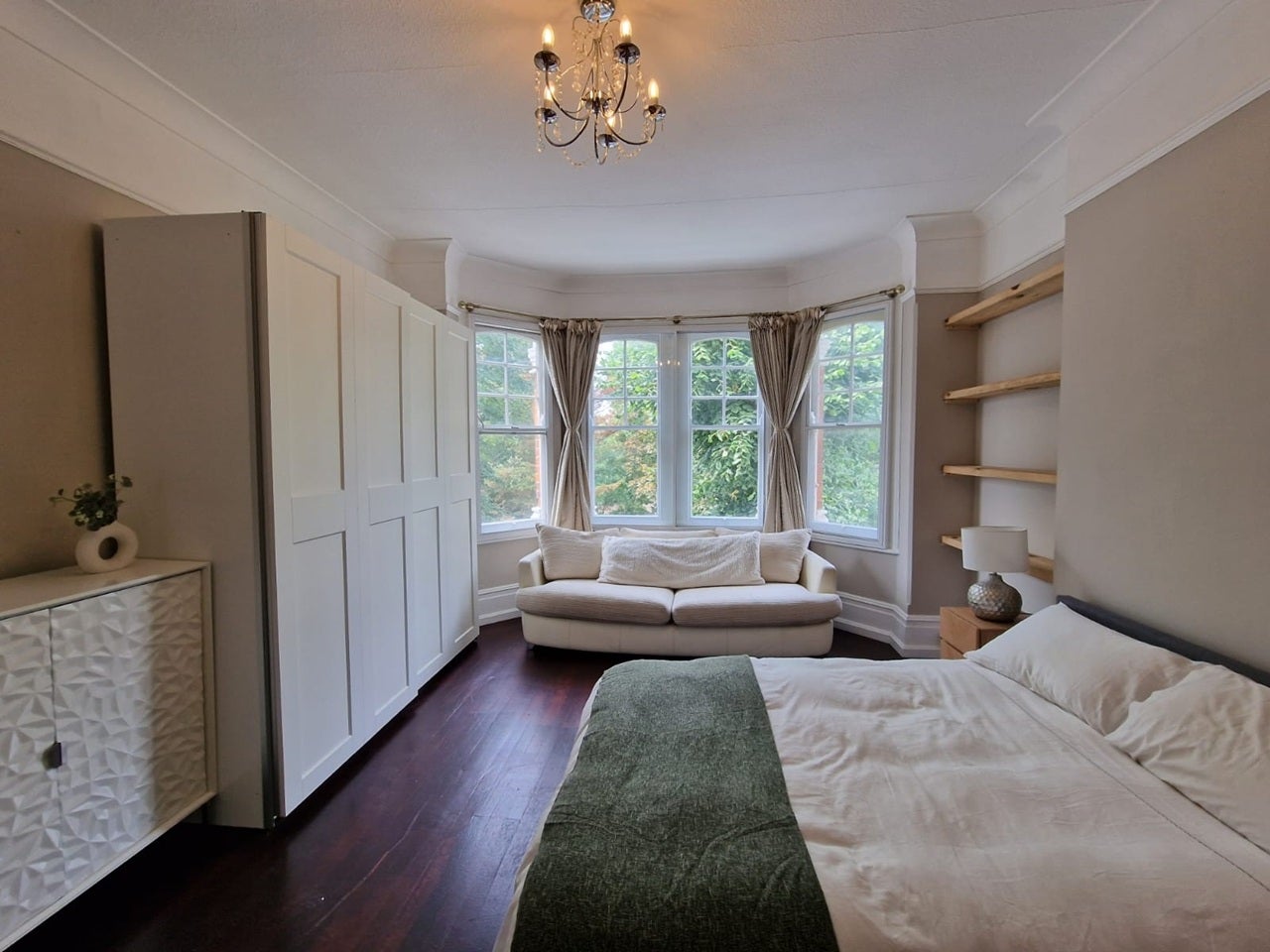 Room Granville Gardens in Greater London