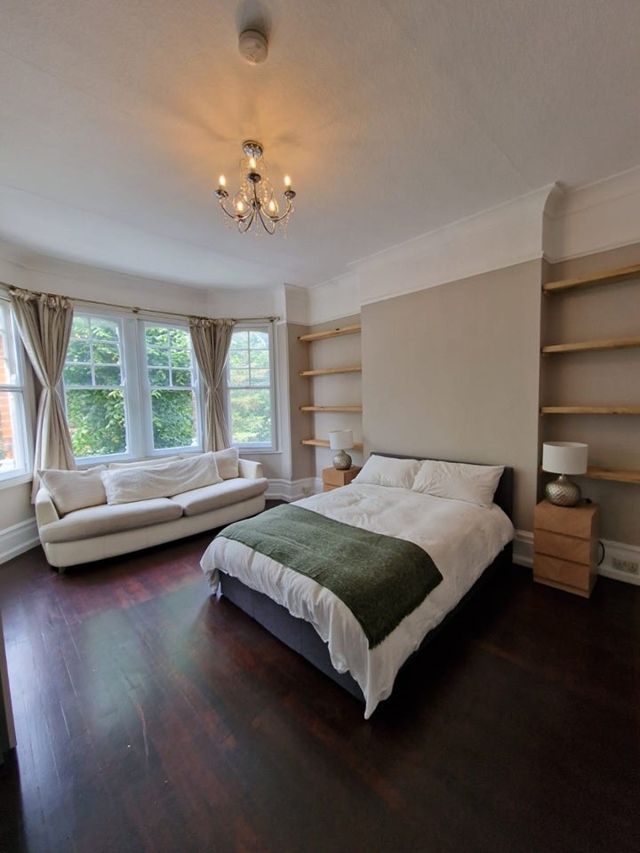 Room Granville Gardens in Greater London