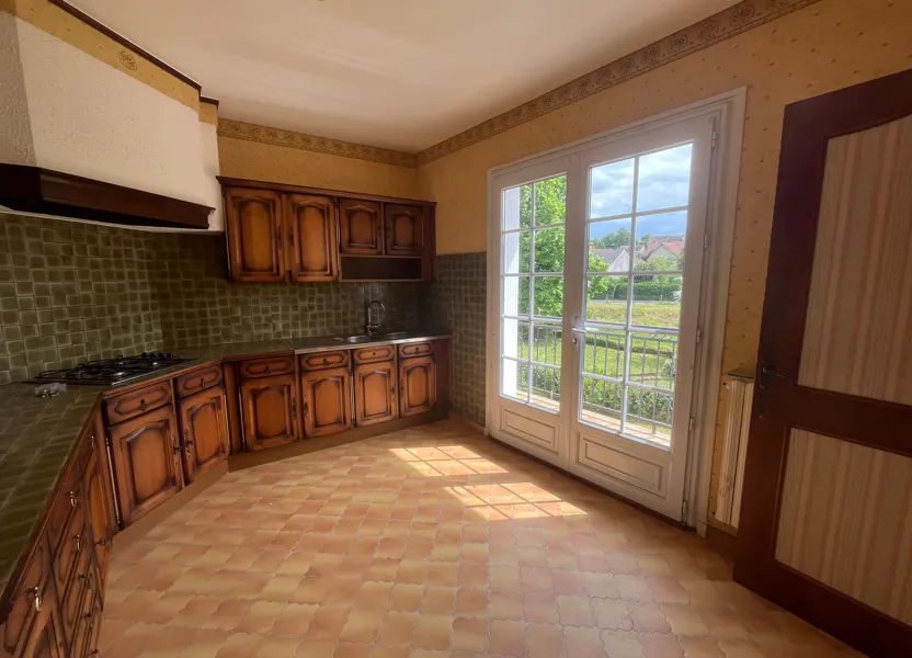 Maison Avenue du Maréchal Alphonse Juin à Saint-Yrieix-la-Perche