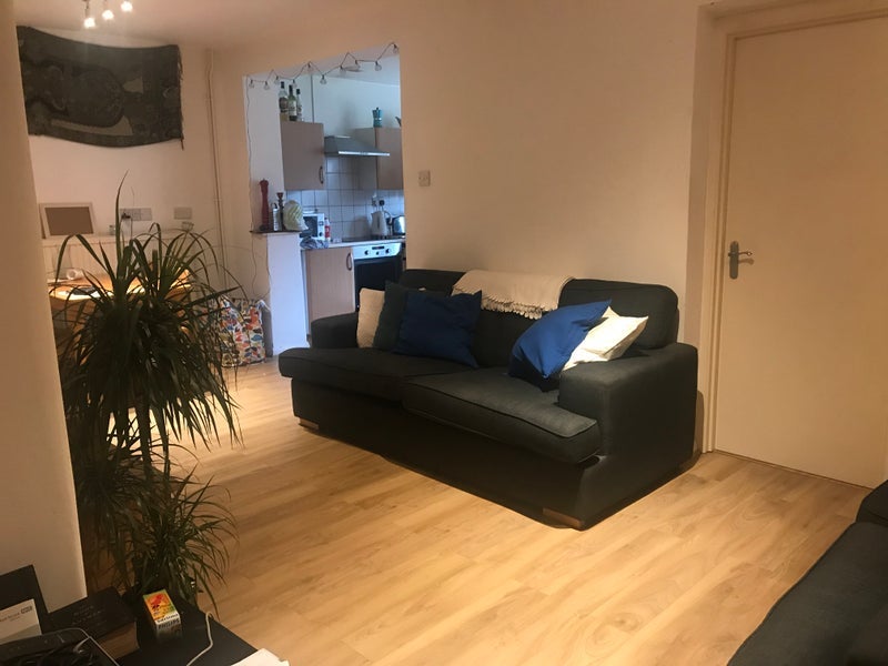 Room Tamarisk Square in Greater London