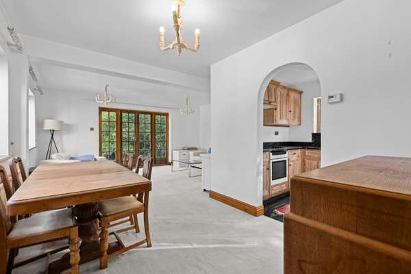 Flat Westwood Road in Surrey Heath