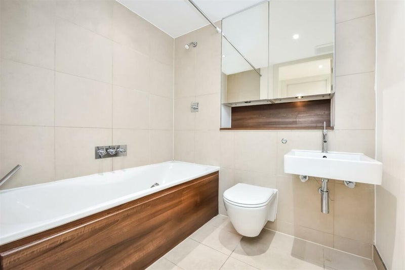 Room Tabard Street in Greater London