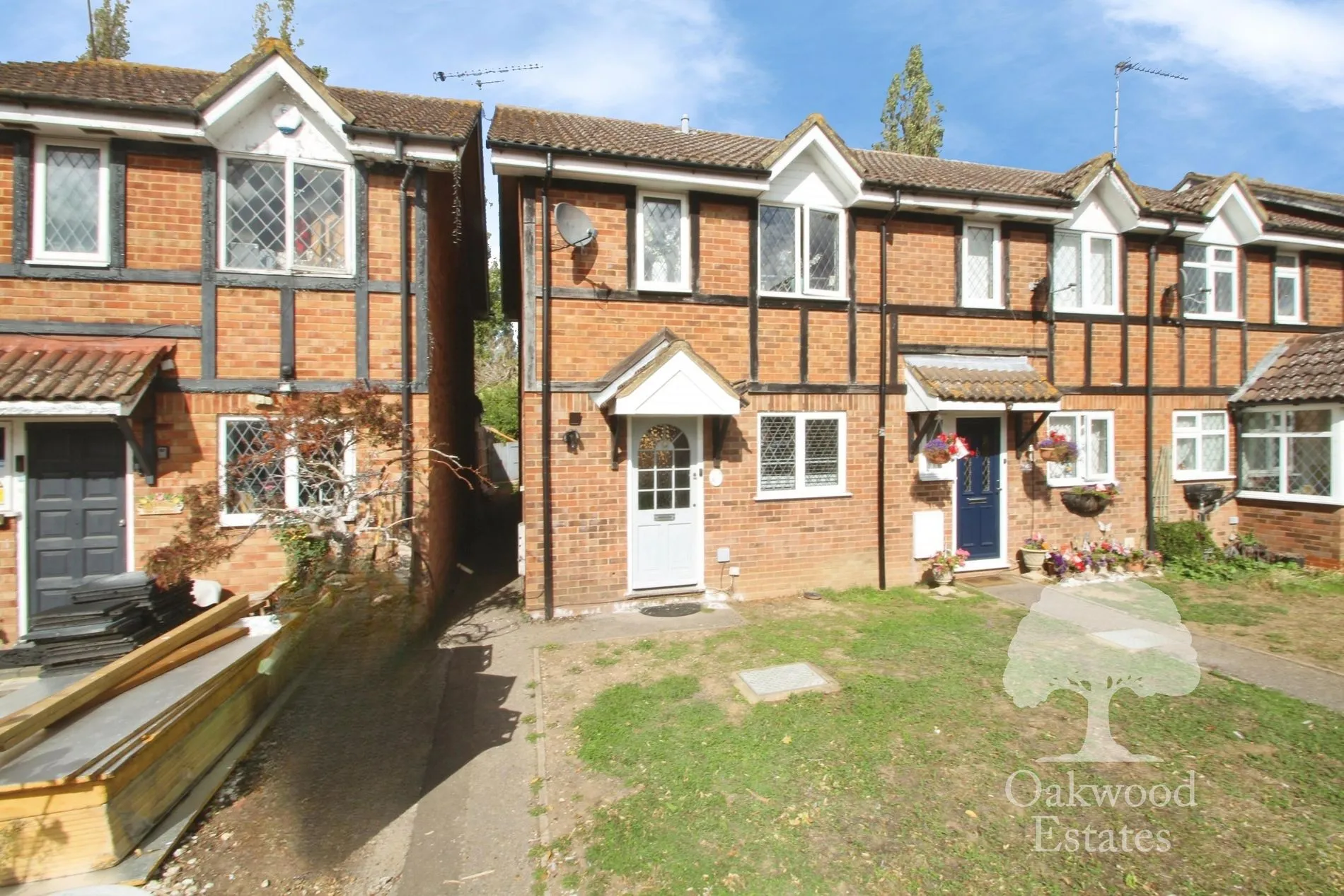 House The Heathers in Borough of Spelthorne
