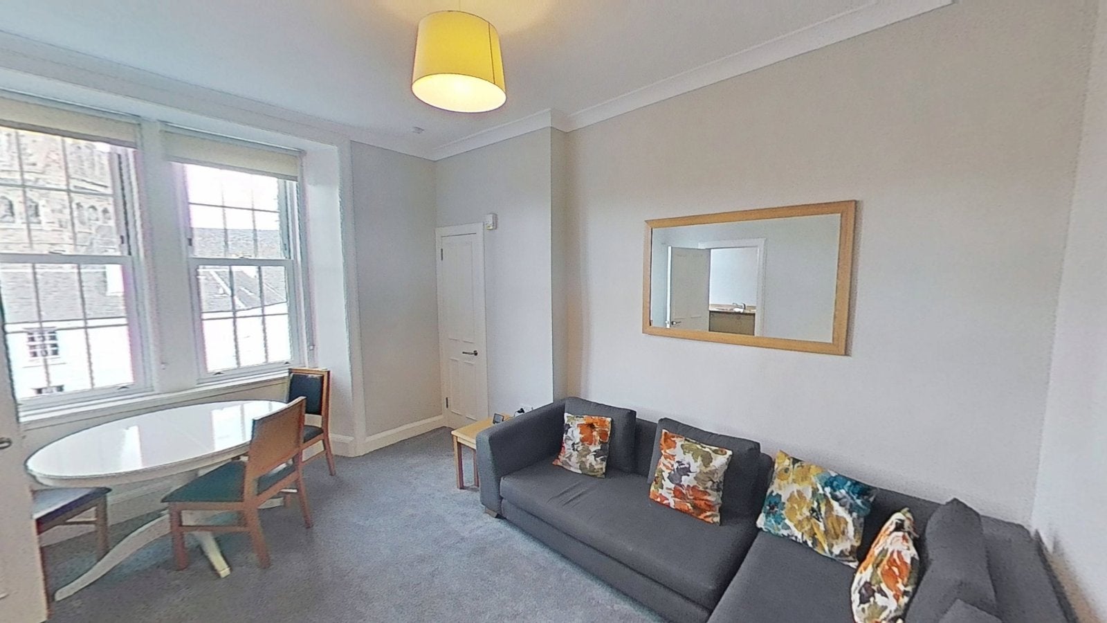 Flat Nicolson Street in City of Edinburgh
