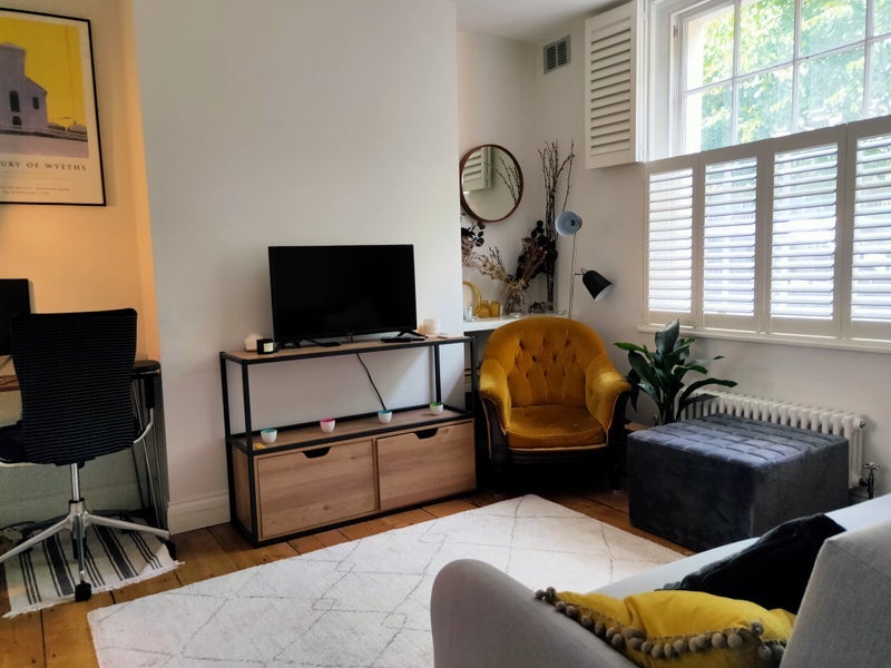Room Ashby Street in Greater London