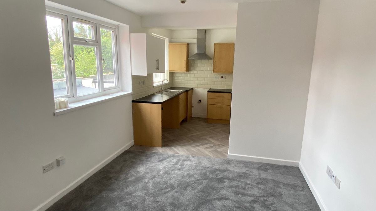 Flat Pinfold Street in Darlaston