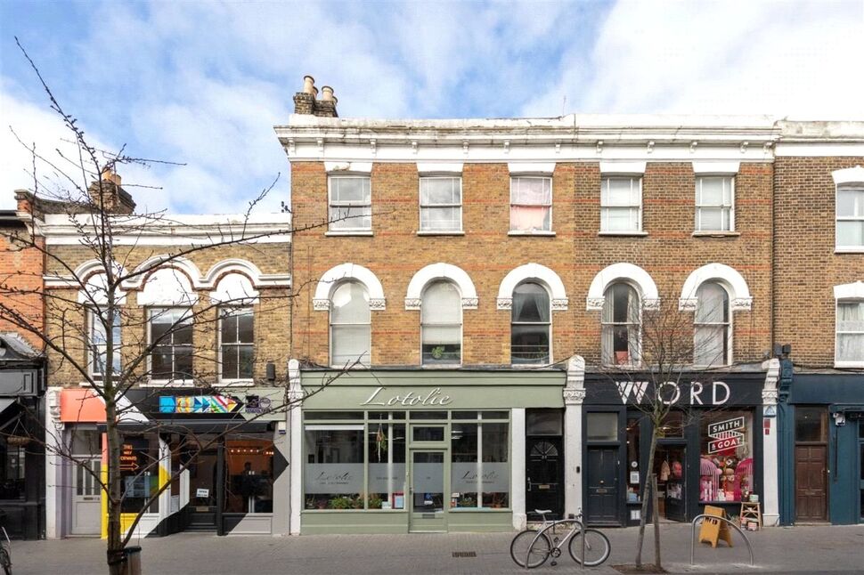 Flat Orford Road in Greater London