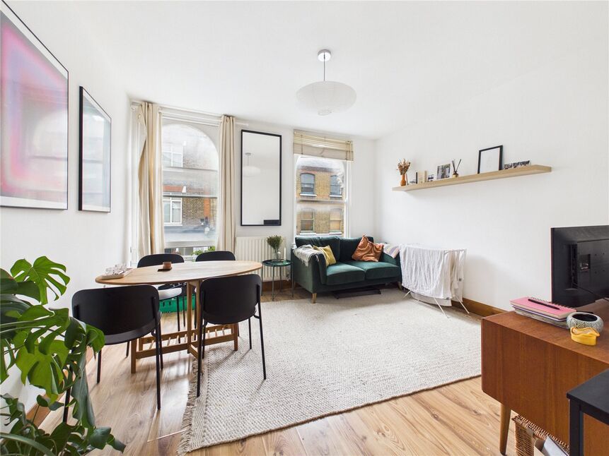Flat Orford Road in Greater London