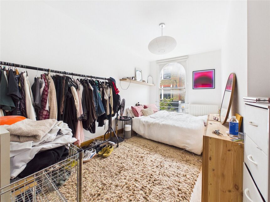 Flat Orford Road in Greater London