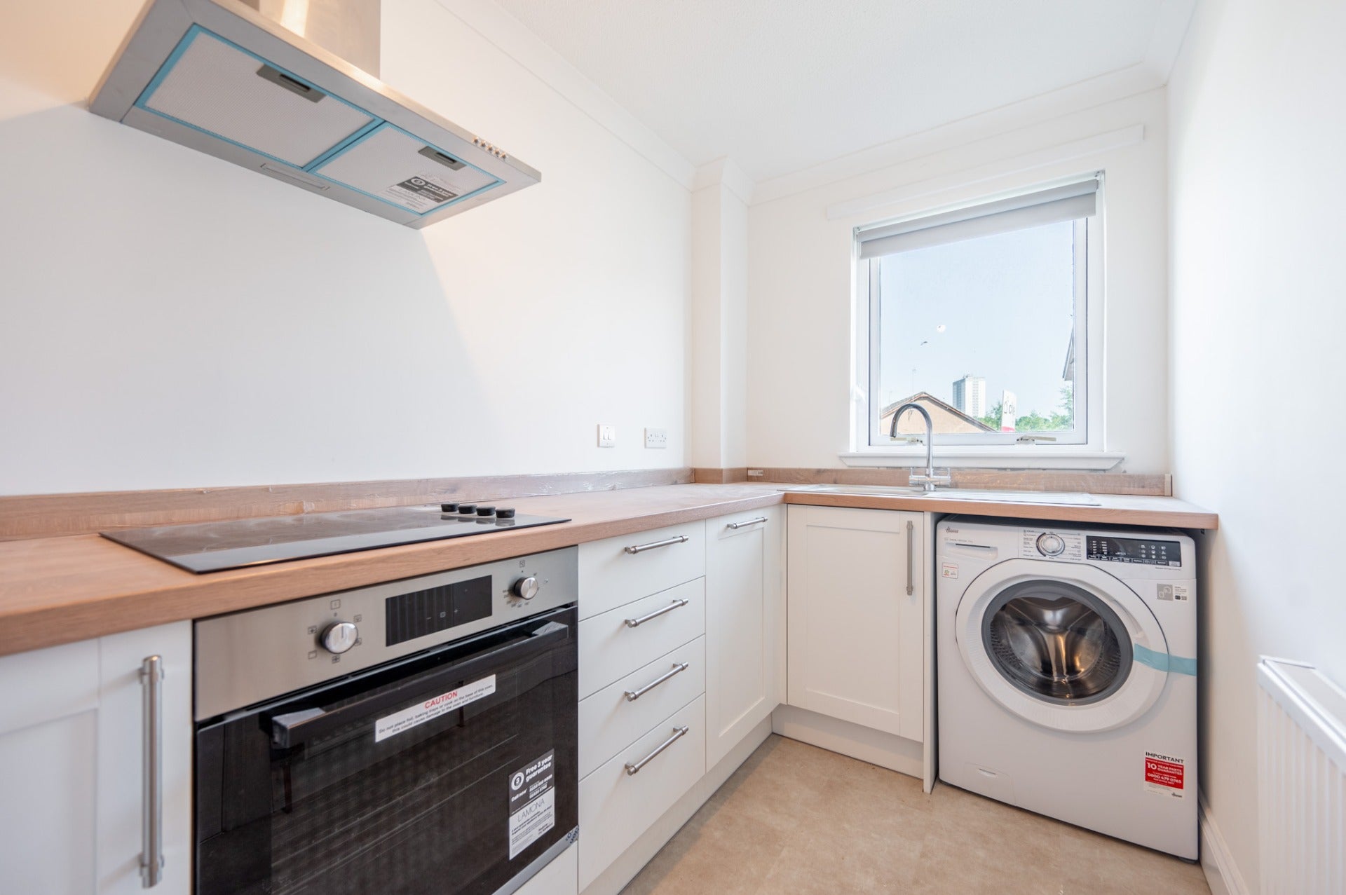 Flat Kelvindale Road in Glasgow