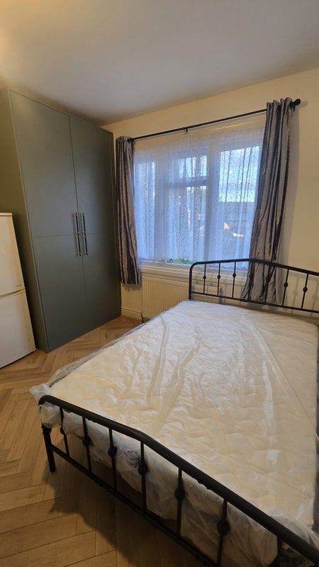 Room Nelson Road in Greater London