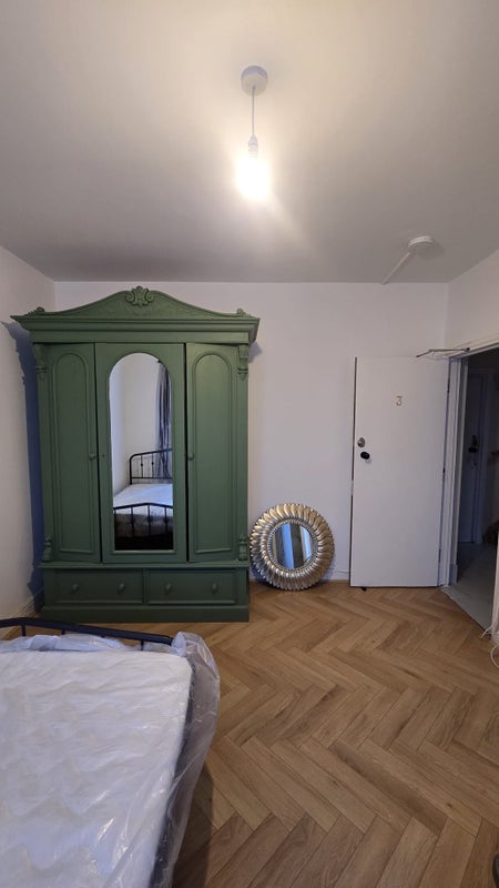 Room Nelson Road in Greater London
