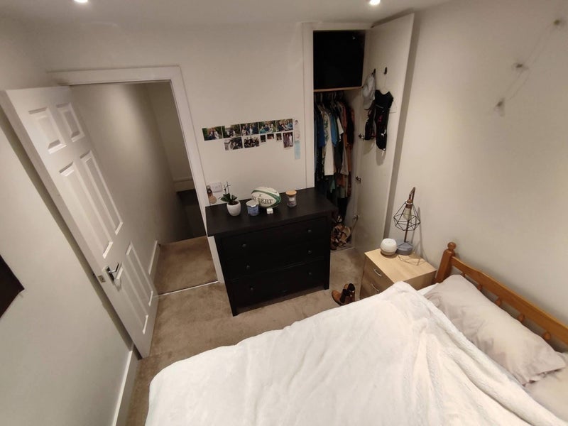 Room Caxton Road in Greater London