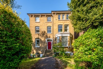 Flat Lewisham Hill in Greater London