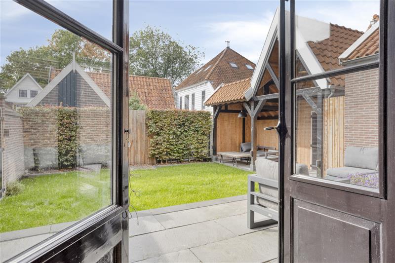 Twee-onder-één-kap te koop: De Zarken 31, Monnickendam