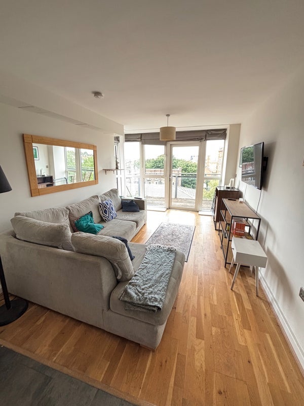 Room Oak Square in Greater London