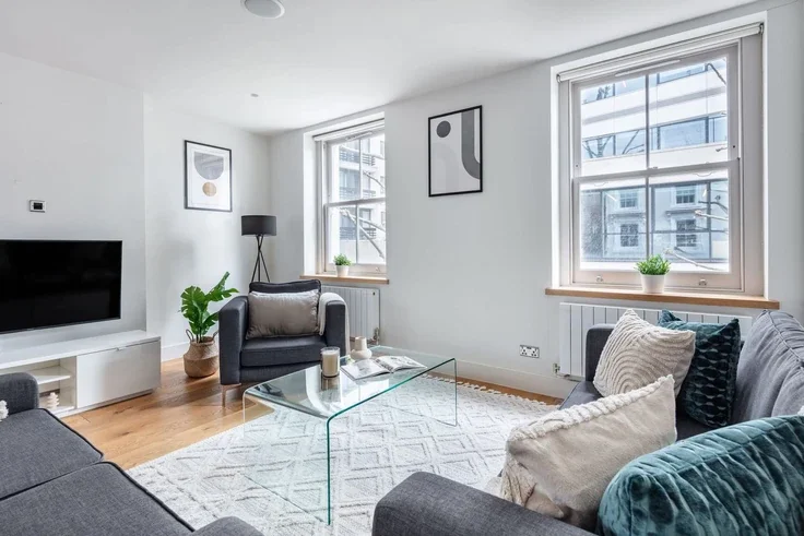 Flat Tottenham Street in Greater London