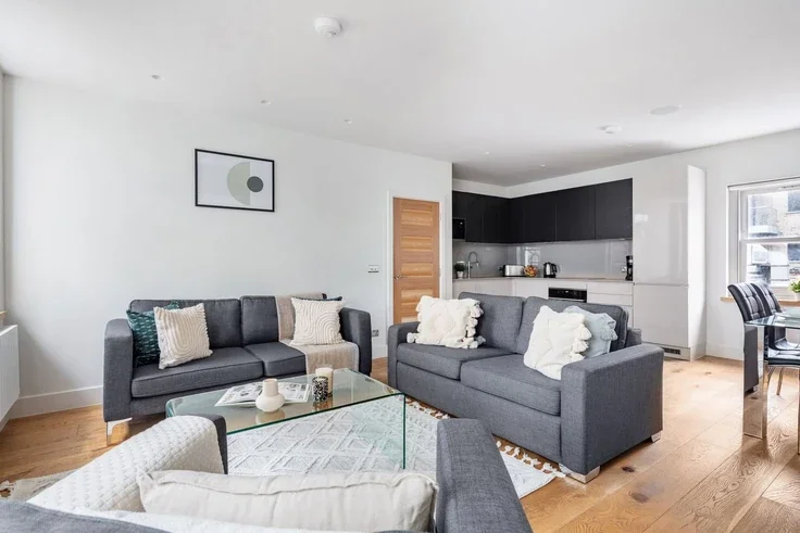 Flat Tottenham Street in Greater London