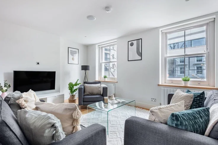 Flat Tottenham Street in Greater London