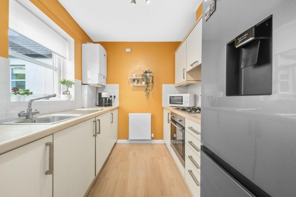 Flat Kirklands in Renfrew