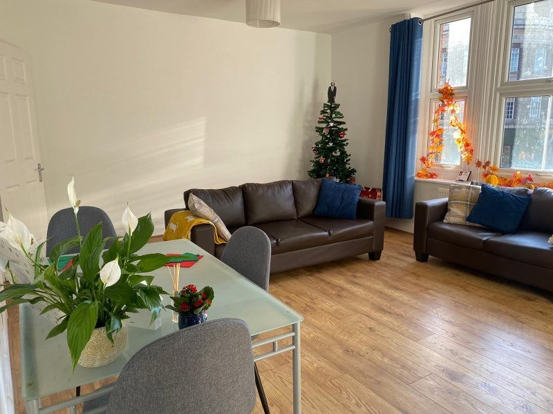 Room Kilburn High Road in Greater London