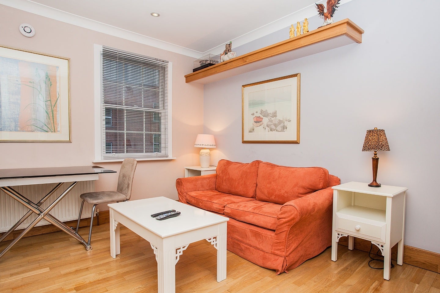 Flat Hatherley Street in City of Westminster