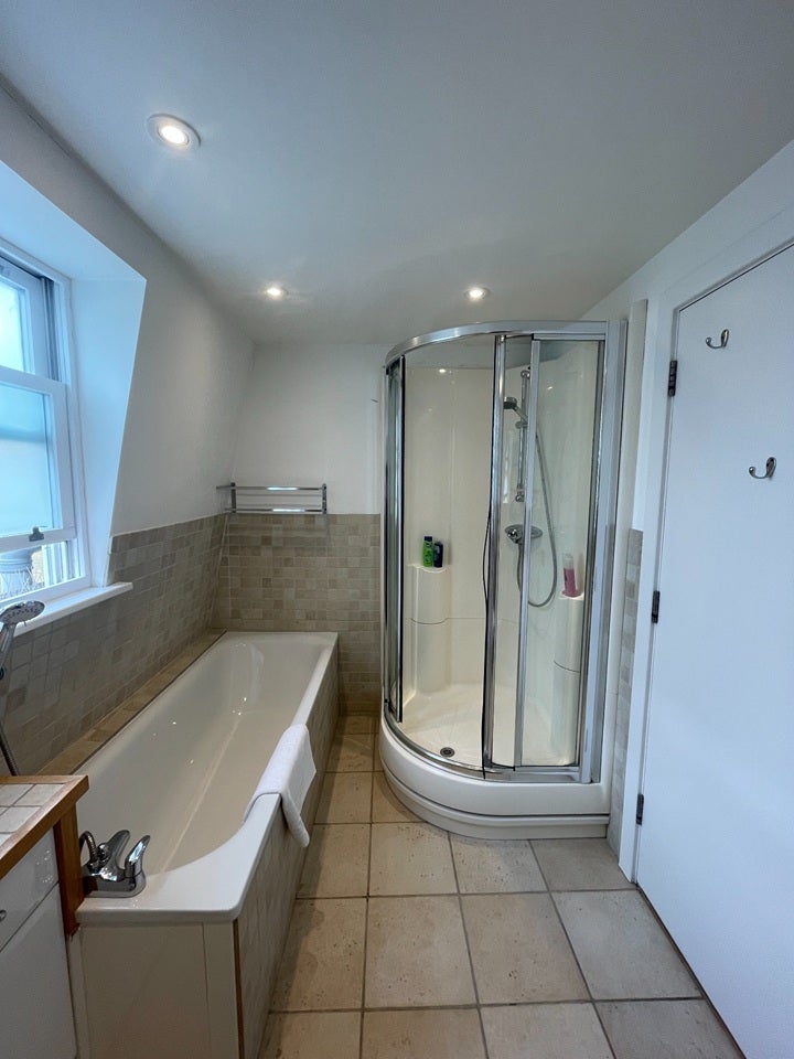 Flat Hatherley Street in City of Westminster