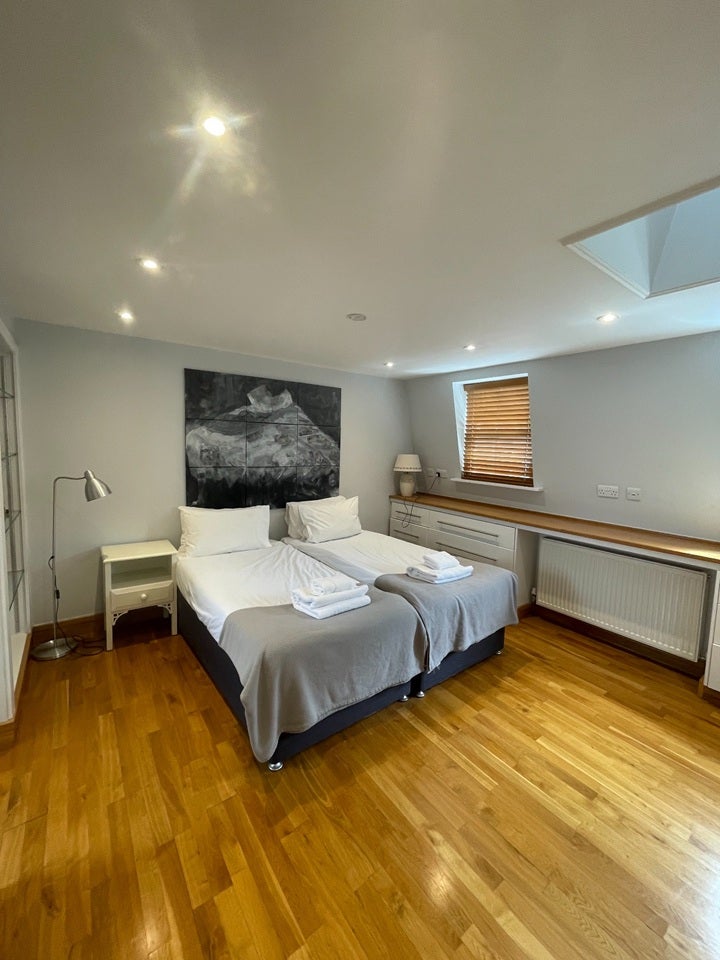 Flat Hatherley Street in City of Westminster