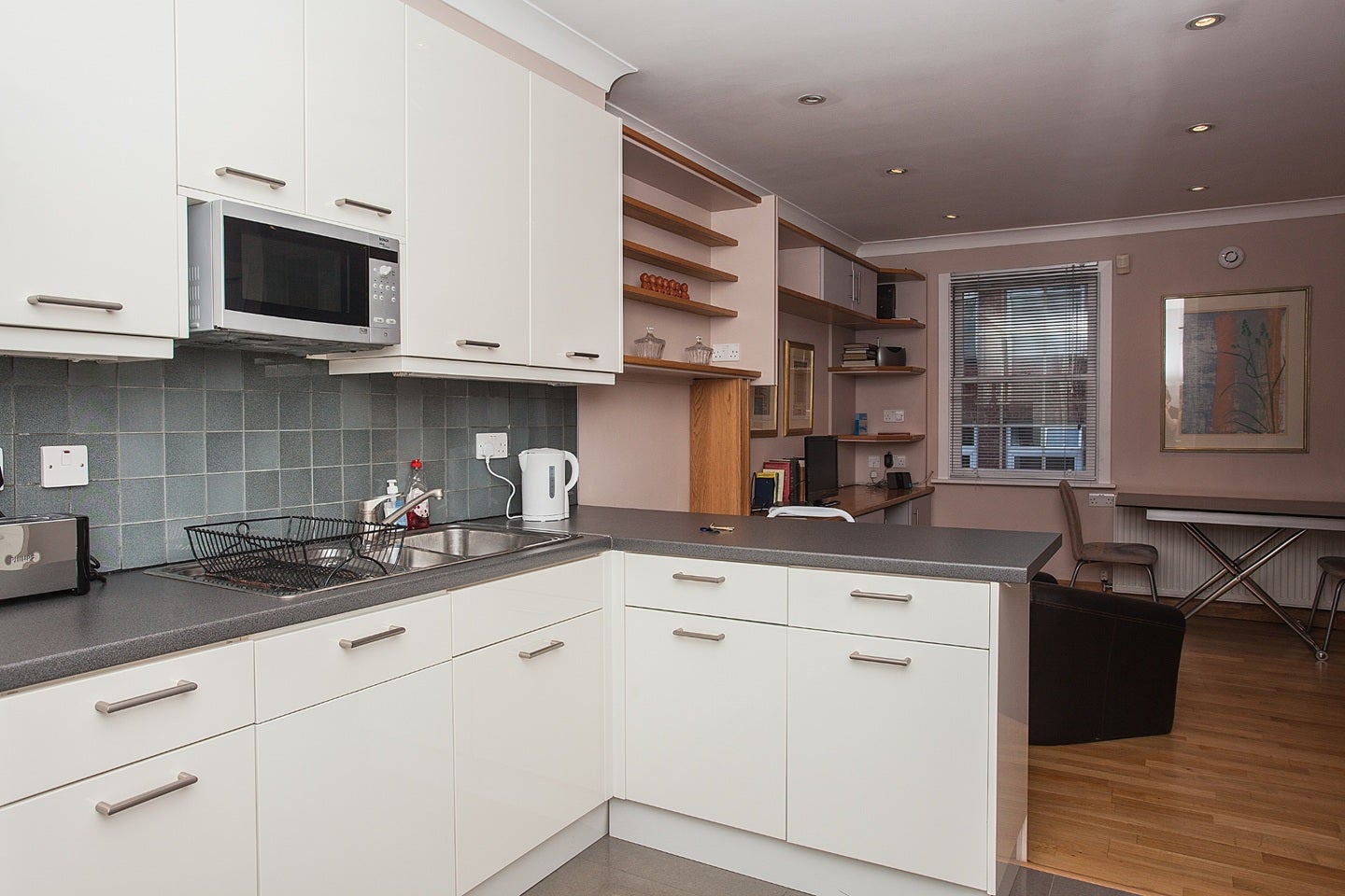 Flat Hatherley Street in City of Westminster