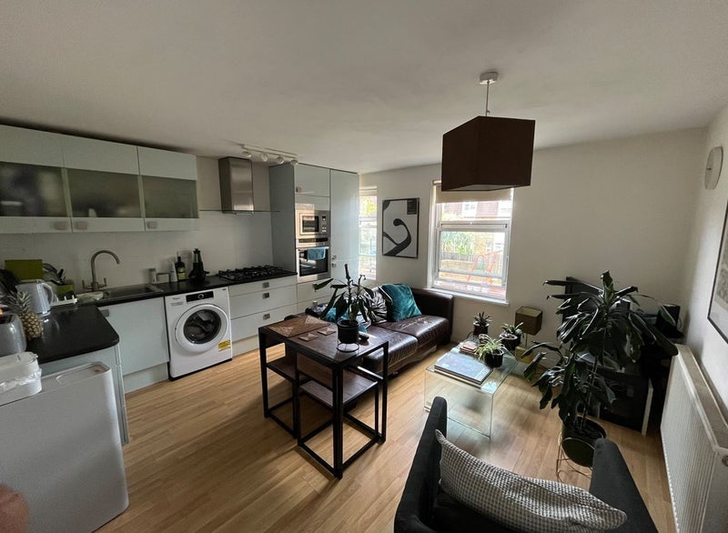 Room Hartington Road in Greater London