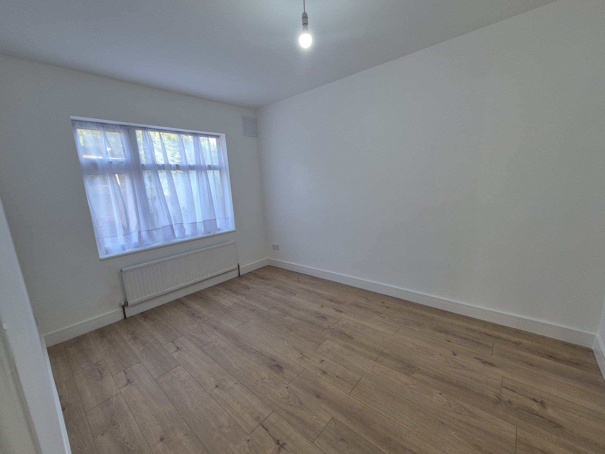 Flat Saint Barnabas Road in Greater London