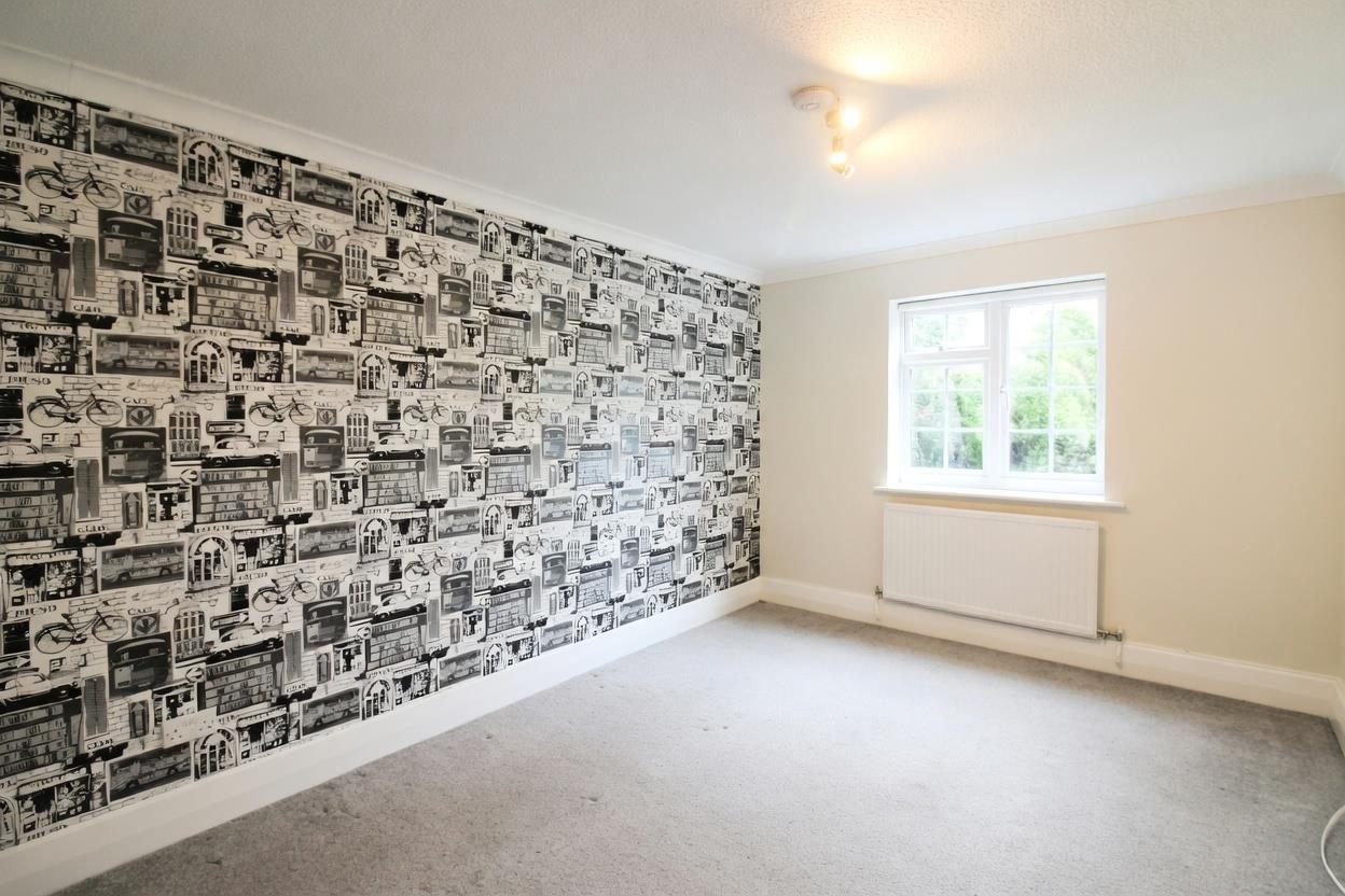 Flat Ling Drive in Surrey Heath