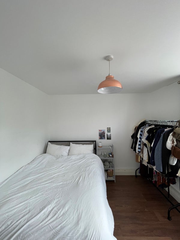 Room Drummond Road in Greater London