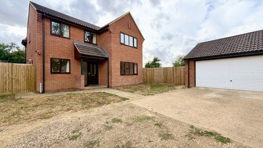 House Farndon Road in Hinton