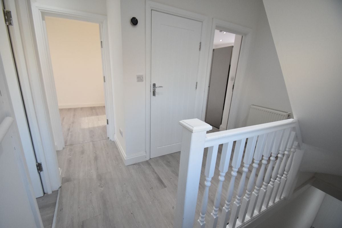 Flat Eastfields Road in Greater London