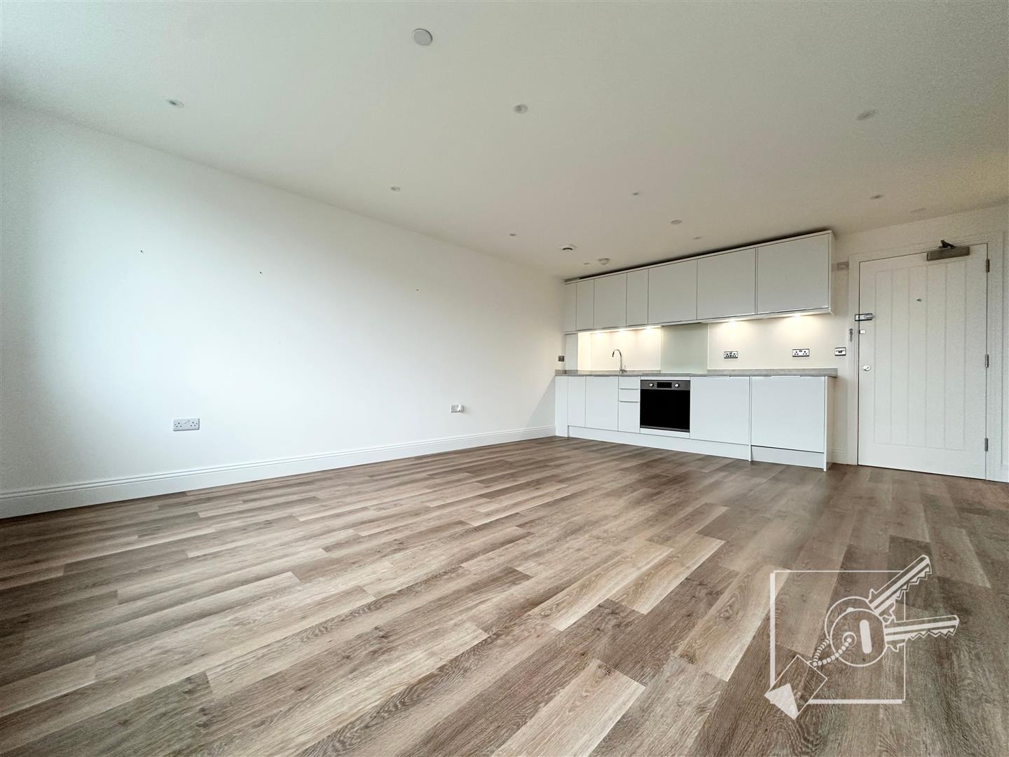 Flat Trinity Court in Kingswood