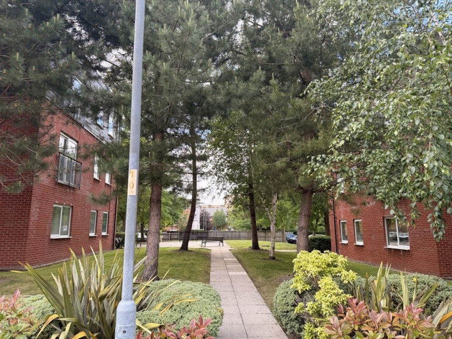 Flat Burton Road in Manchester