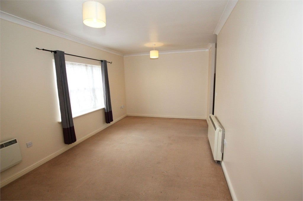 Flat Wickham Crescent in Braintree
