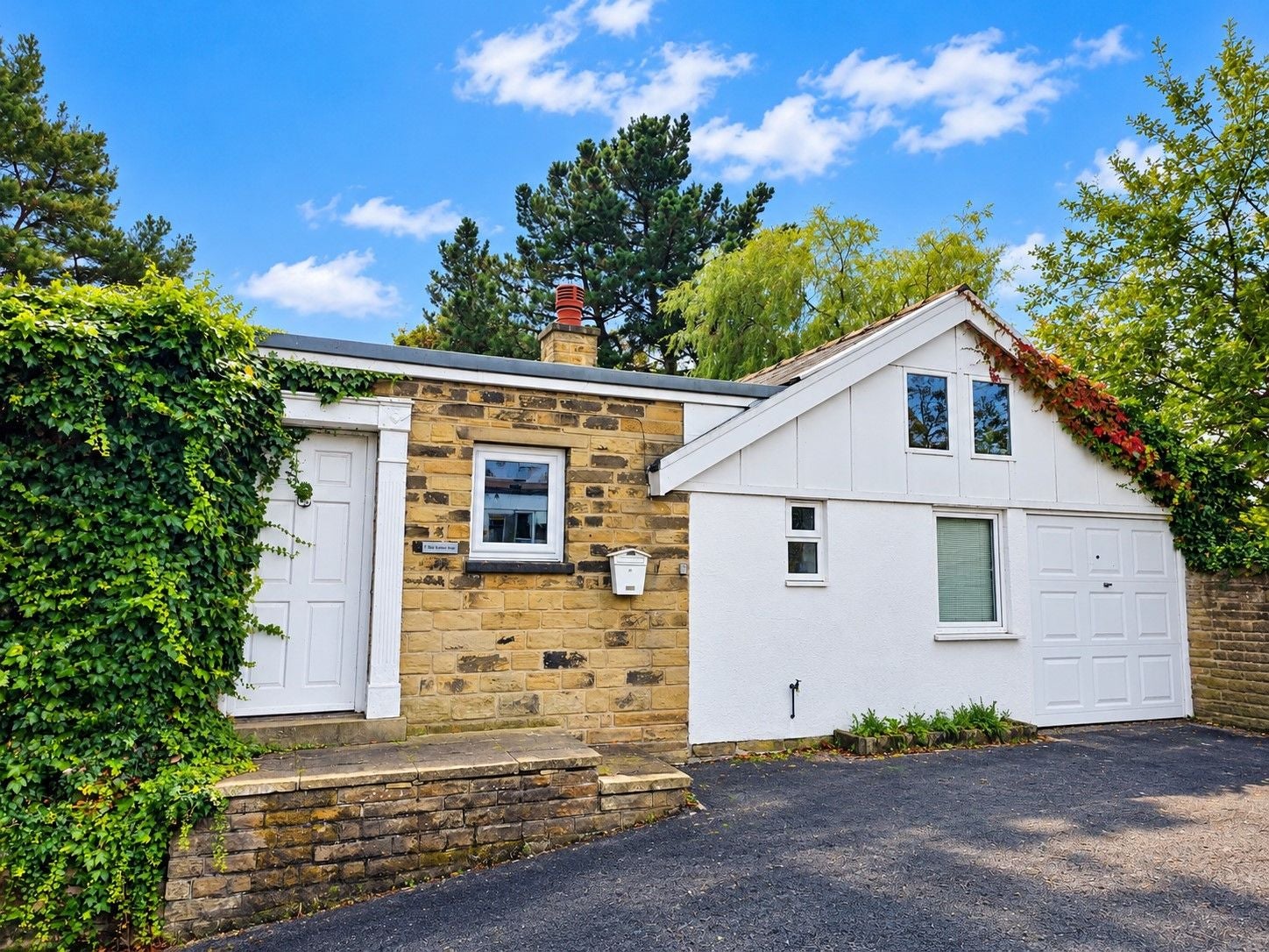Flat Highfield Mews in Bradford
