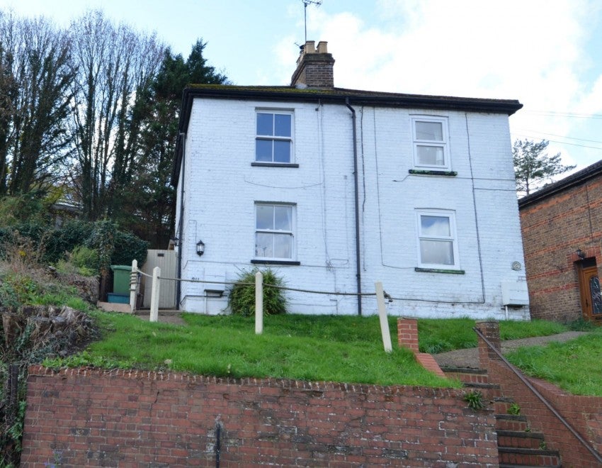 House Boundary Road in Loudwater