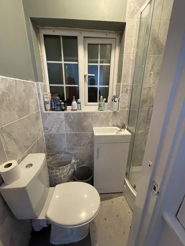 Room Bluebell Road in Coseley