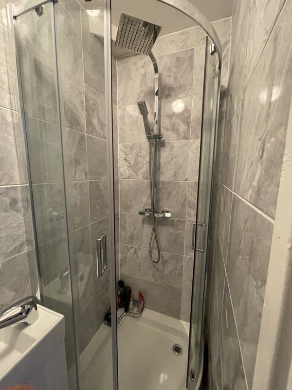 Room Bluebell Road in Coseley