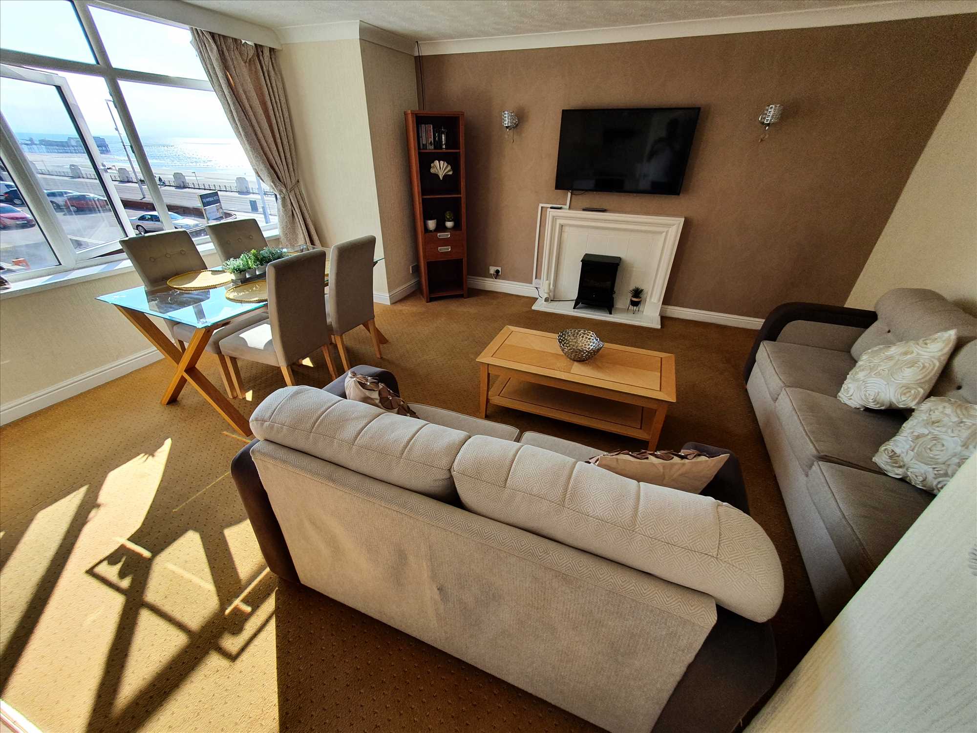 Flat Wilton Parade in Blackpool