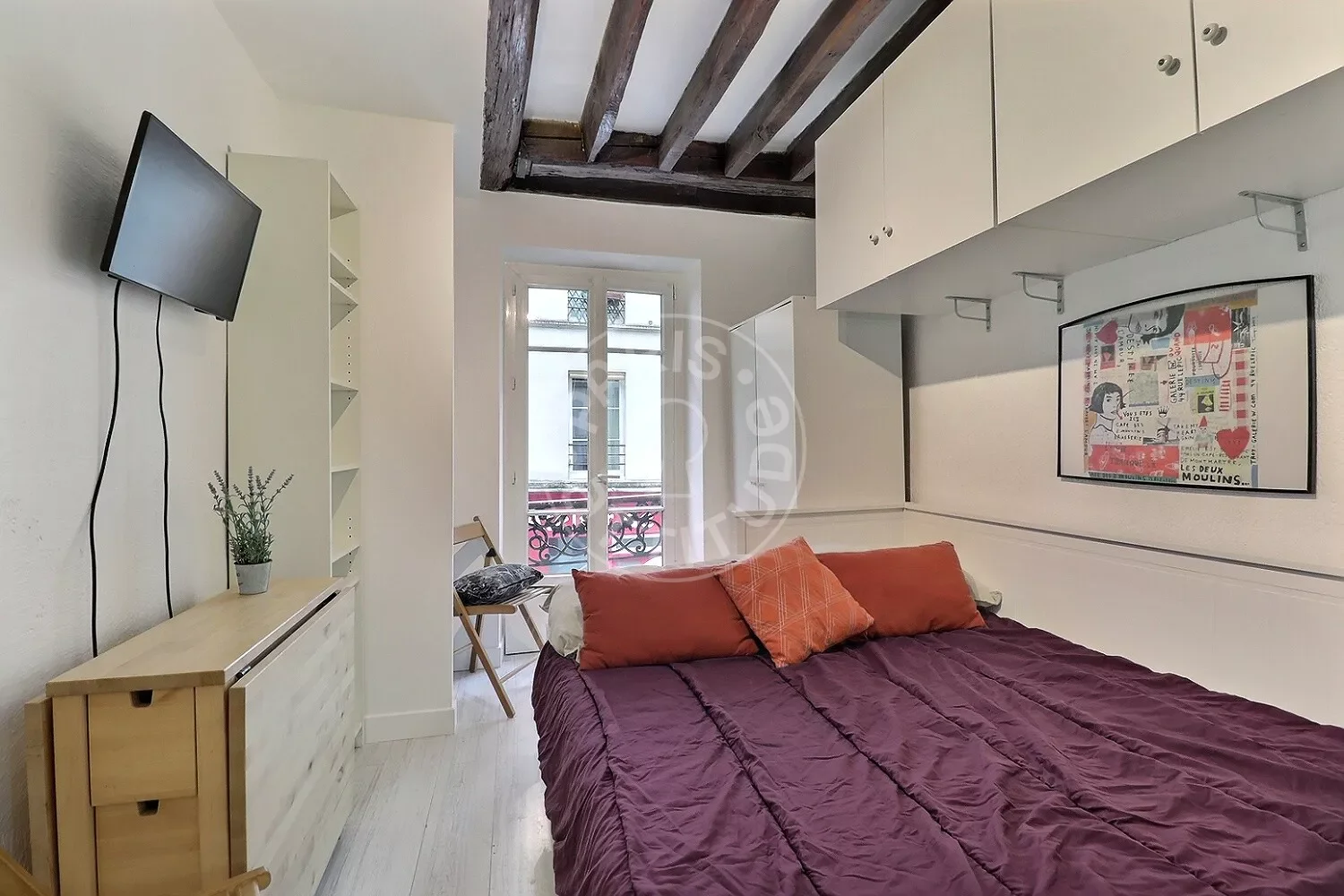 Flat Rue Véron in Paris