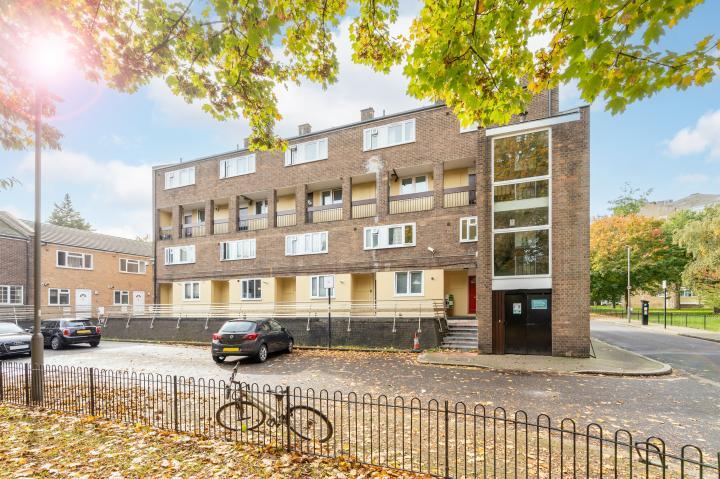 Flat Fownes Street in Greater London