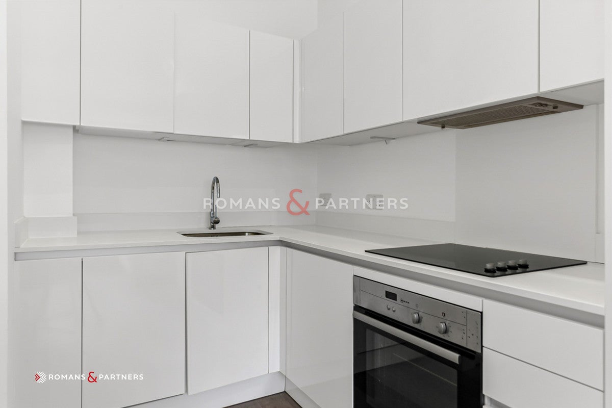 Flat Dod Street in Greater London